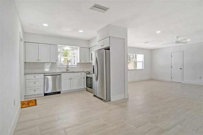 Building Photo - 913 Key Way