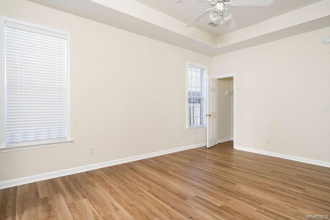 Building Photo - 3412 Crestwood Ln