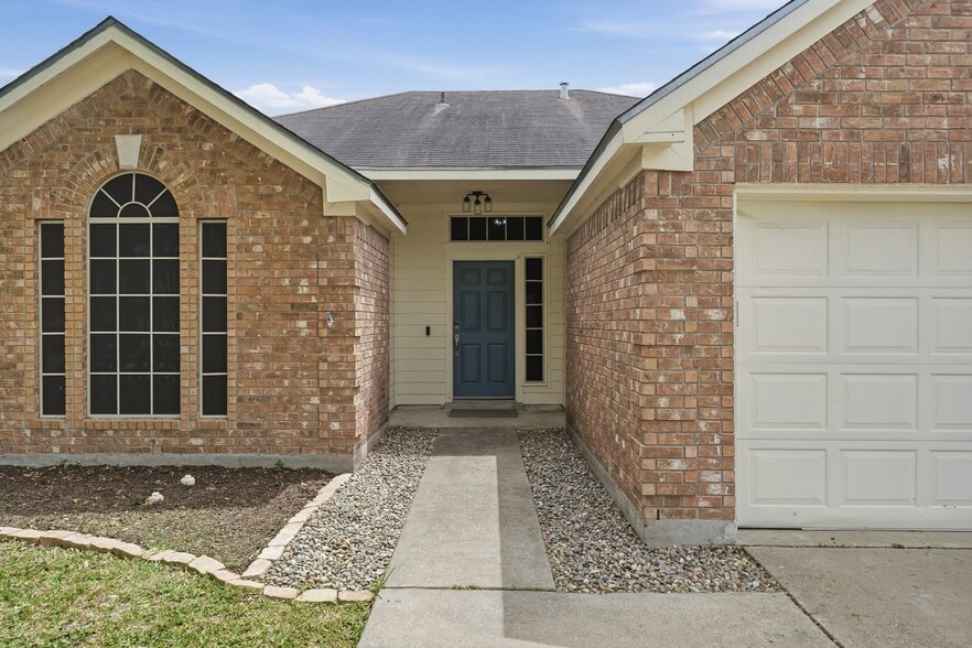 Building Photo - 7218 Gingerberry Dr