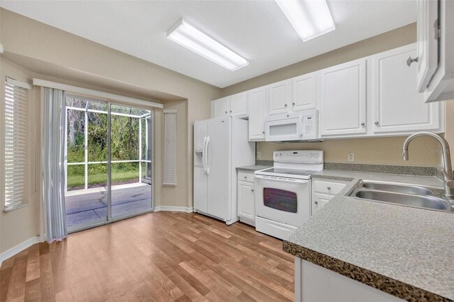 Building Photo - 5809 Fishhawk Ridge Dr