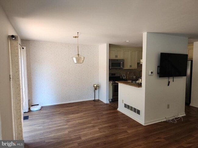 Building Photo - 25 Forsythia Ct