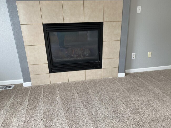 Building Photo - 11960 Meadowood Ln