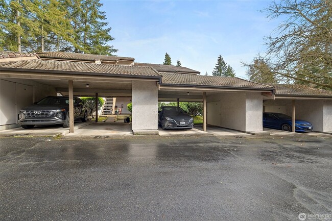 Building Photo - 10401 NE 32nd Pl