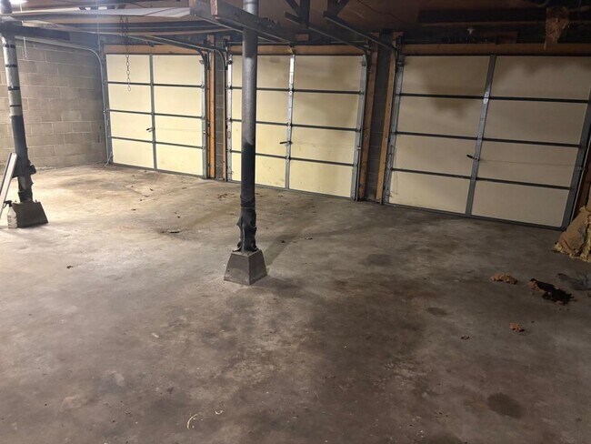 Building Photo - 451 W 8th St