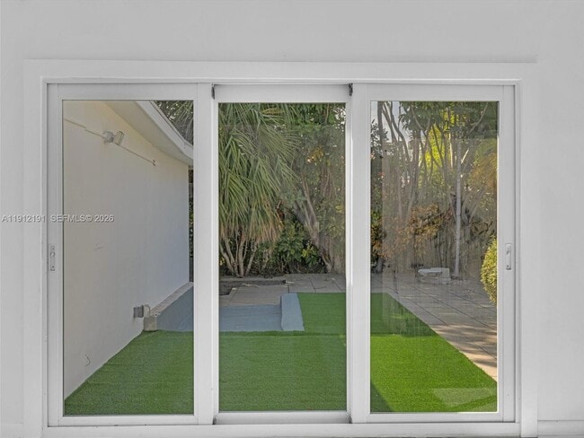 Building Photo - 9324 Byron Ave