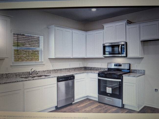 Building Photo - 7830 Moonbeam Ln