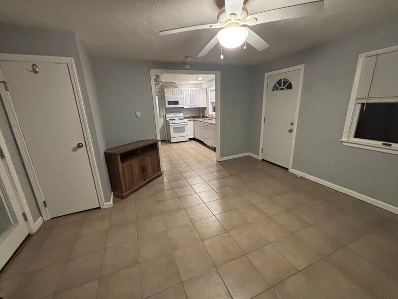 Living Room - 7 Old Orchard Ln