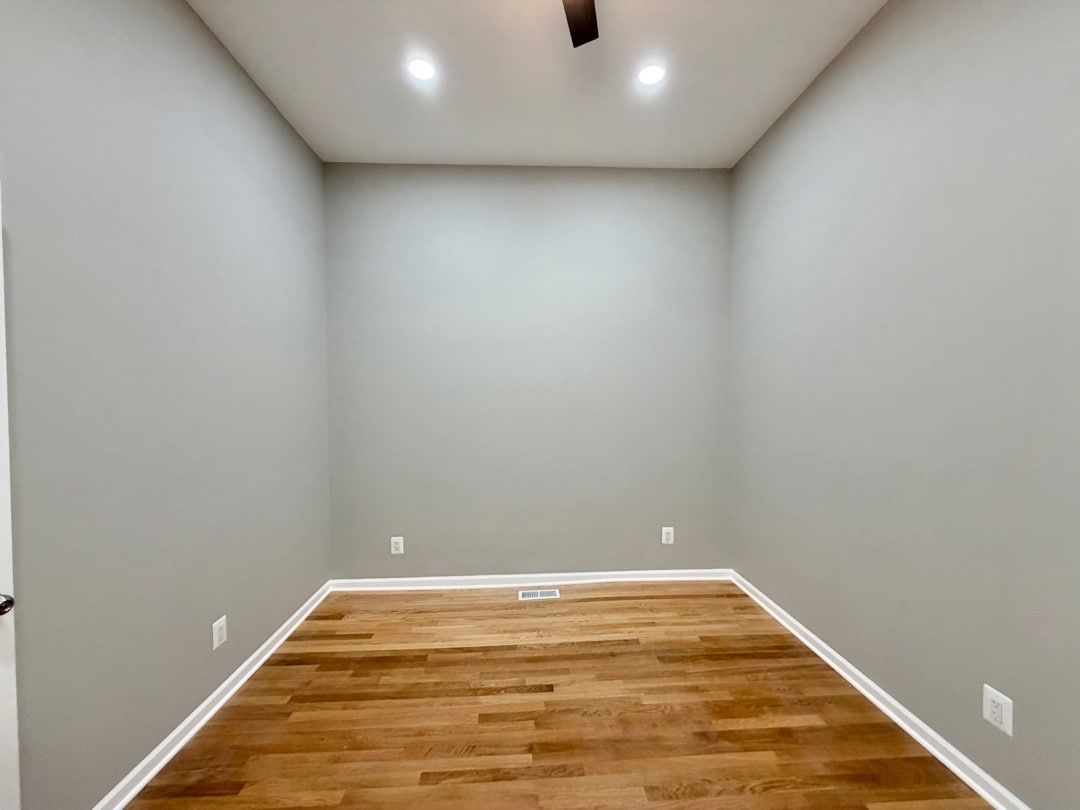 Building Photo - 1013 W 19th St