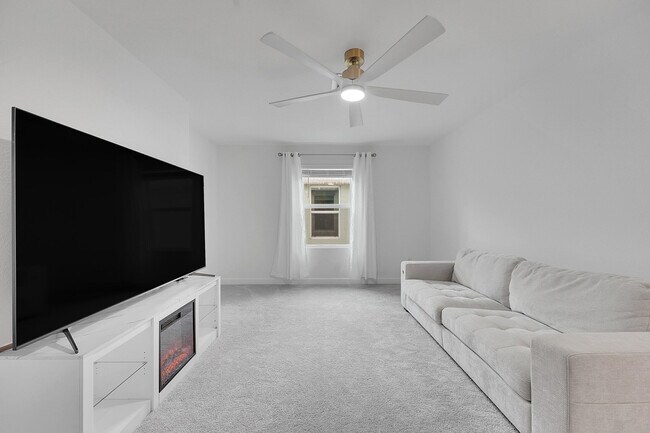 Building Photo - 6371 Windwood Wy