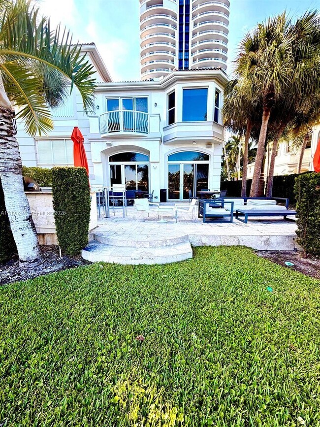 Building Photo - 21025 NE 38th Ave