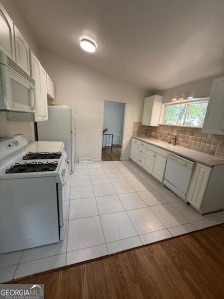 Building Photo - 3591 Raymond Dr