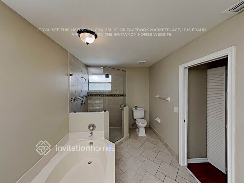 Building Photo - 4727 NW 3rd Ct