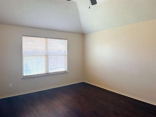Building Photo - 1009 McKavett Dr
