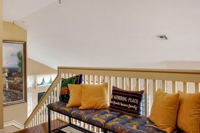 Building Photo - 2070 Chagall Cir