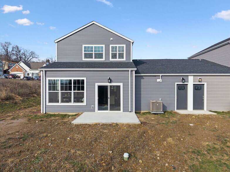 Building Photo - 2219 Lebanon Dr