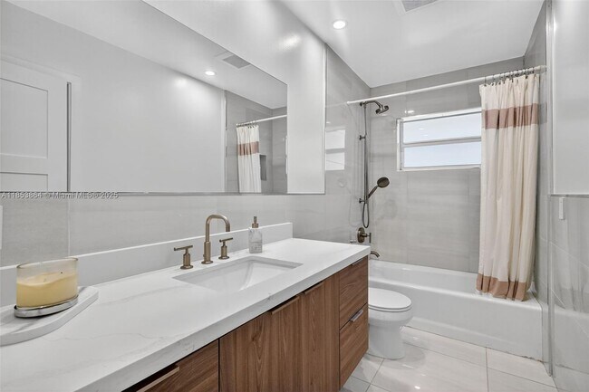 Building Photo - 7200 SW 137th St