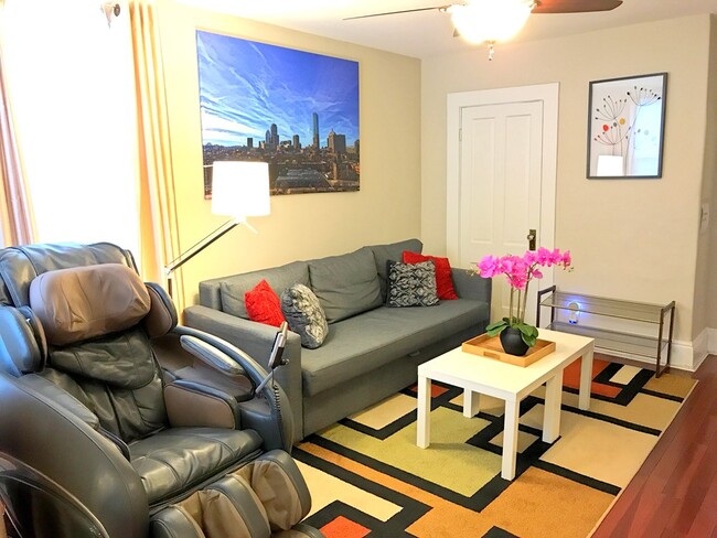 Building Photo - 37 Telegraph St