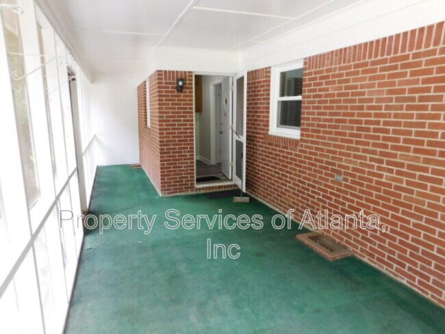 Building Photo - 4850 Lehigh Dr