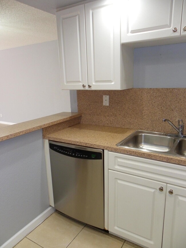 Building Photo - 8116 Severn Dr