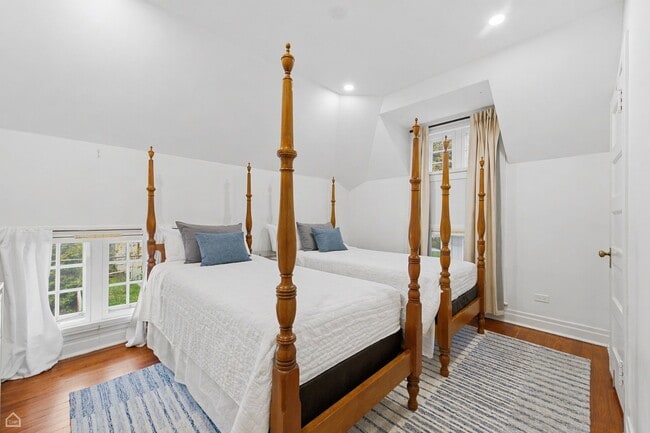 Building Photo - 235 Greenwood St