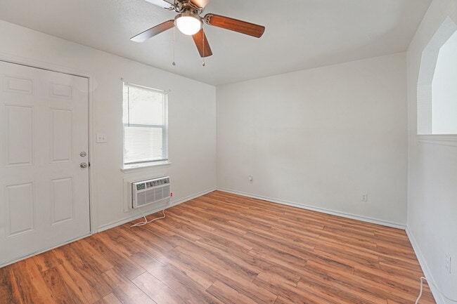 Building Photo - 720 Pritchett Ln