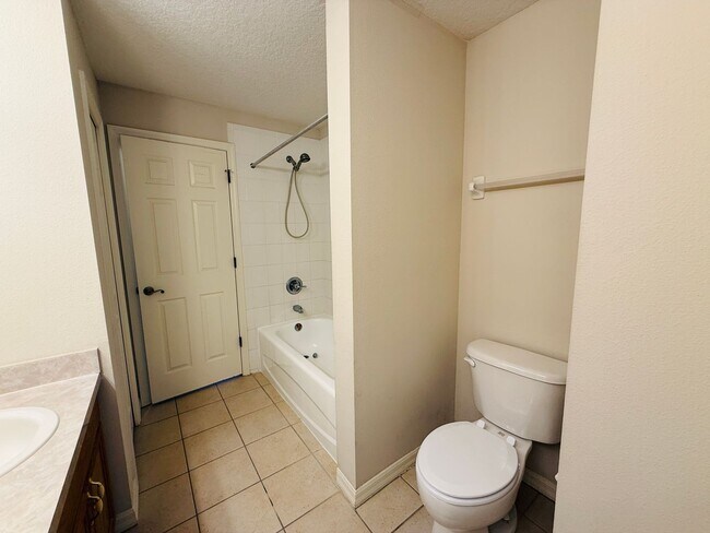 Building Photo - 5534 Turtle Crossing Loop