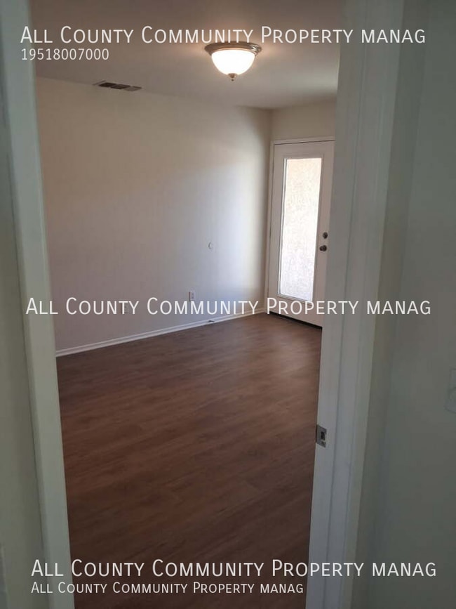 Building Photo - 58439 Palisade Dr