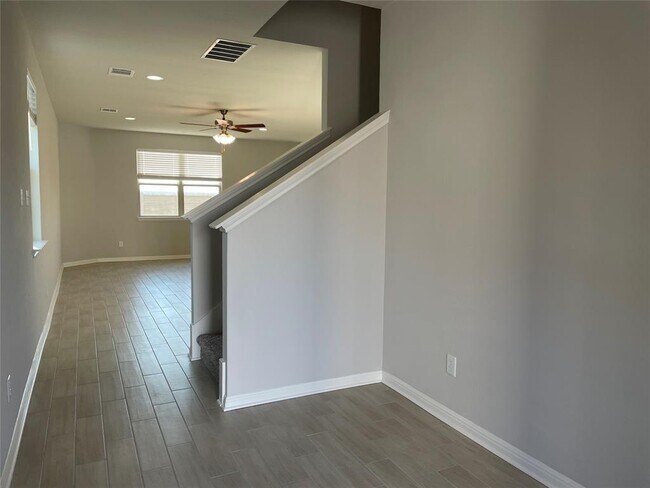 Building Photo - 125 Old Stage Coach Rd