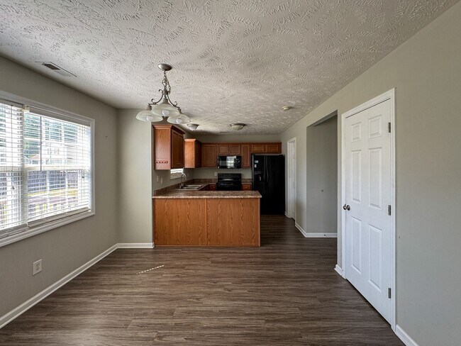 Building Photo - 1502 Bridgeton Way