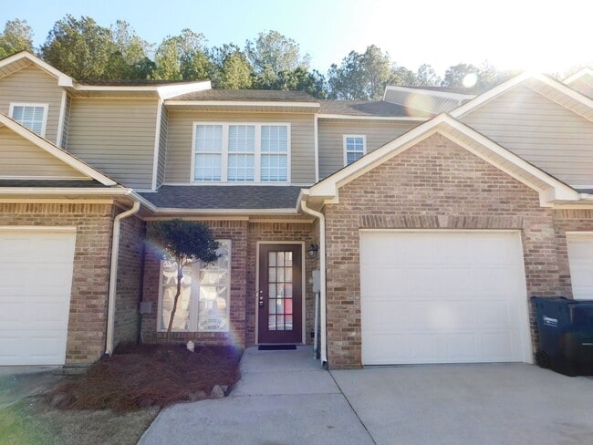 Primary Photo - 1451 Riverwalk Cir - Hoover