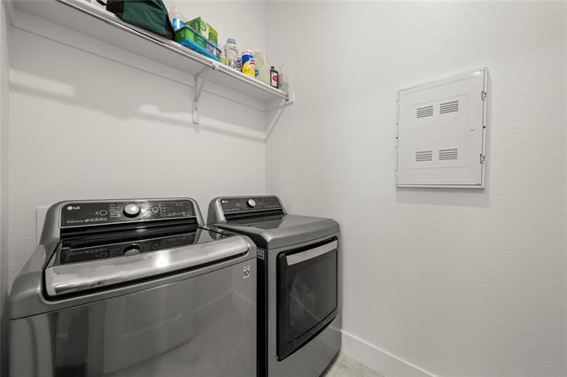 Building Photo - 1128 Superbloom Ave