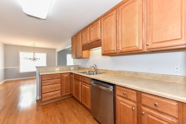 Building Photo - Nice and clean townhome in Colfax