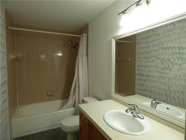 Building Photo - 794 Wheatland Cir