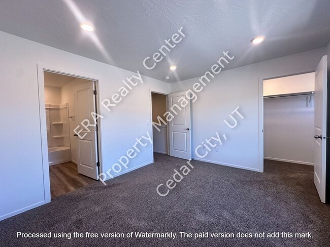 Building Photo - Move-in Discount!!! 3 Bedroom 2 bath with Garage- Townhouse