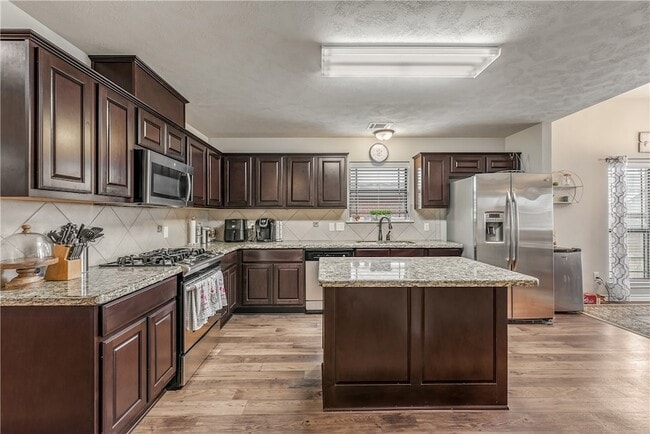 Building Photo - 918 Dove Landing Ave