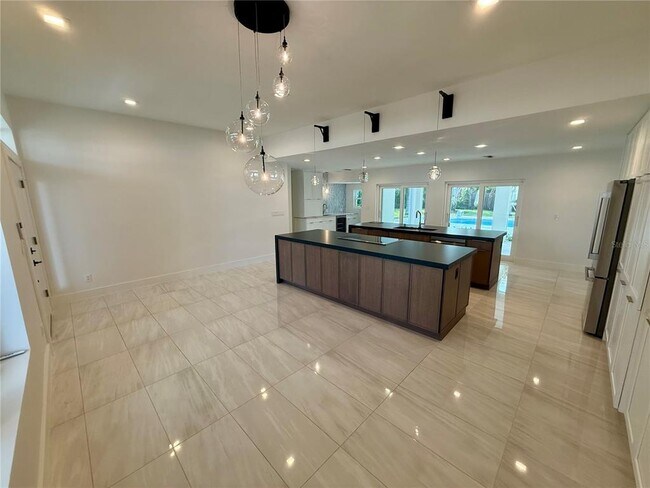 Building Photo - 1359 Harbor Dr