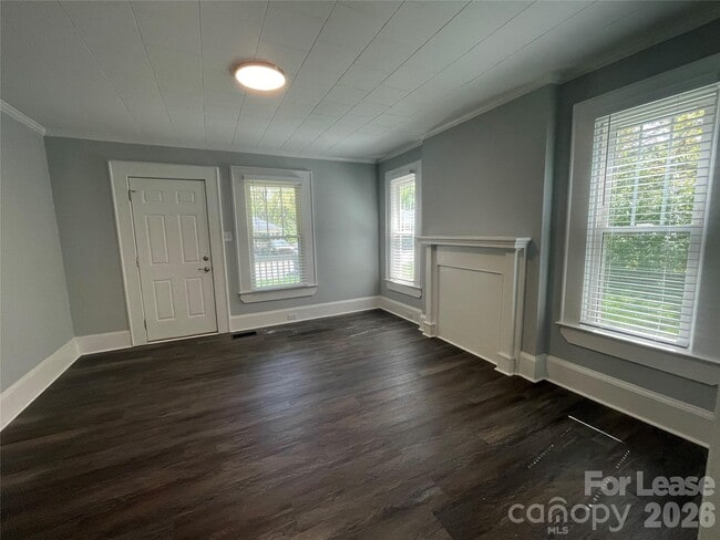 Building Photo - 624 Pinoca St