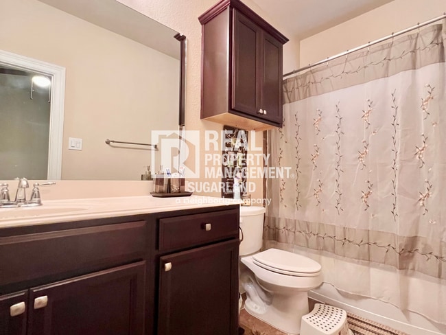 Building Photo - Stunning 5-Bedroom, 4.5-Bath Home for Rent in Richmond, TX