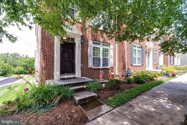 Building Photo - 2390 Abington Dr