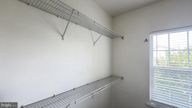 Building Photo - 9658 Atterbury Ln