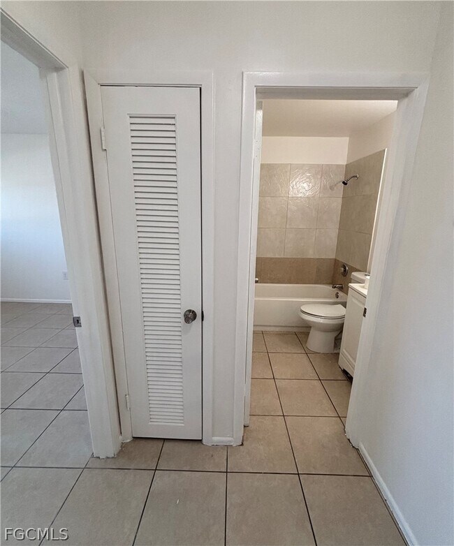 Building Photo - 704 SE 46th Ln