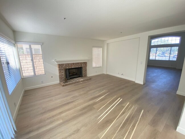 Building Photo - Very Spacious 3 Bedroom, 2.5 Bathroom House For Rent in Buena Park-Lots of Recent Upgrades!