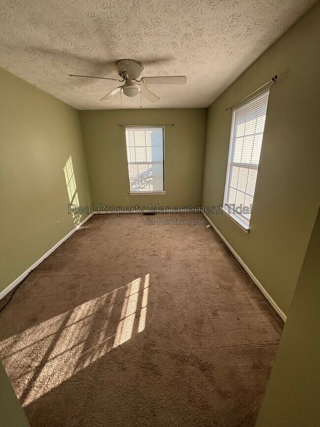 Building Photo - 361 Circuit Ln