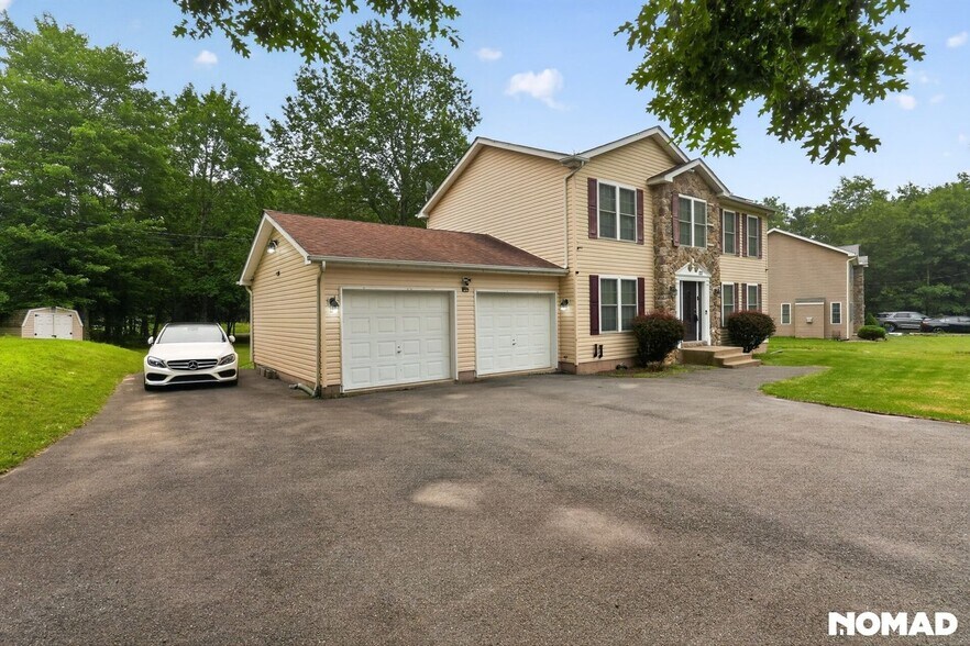 Building Photo - 122 Sawmill Rd