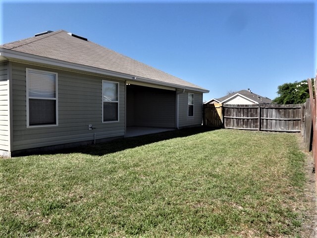 Building Photo - 11062 Gullwing Ct