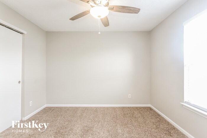 Building Photo - 1262 Kenwood Dr