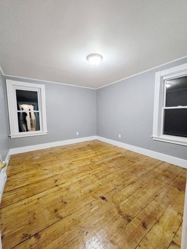 Building Photo - 348 Fairmount St