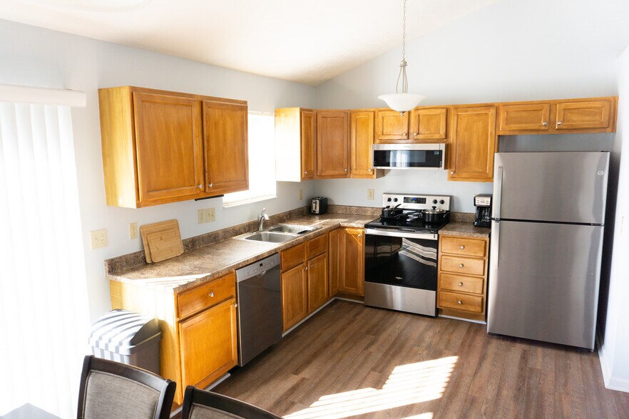 Building Photo - 485 Colby Ct