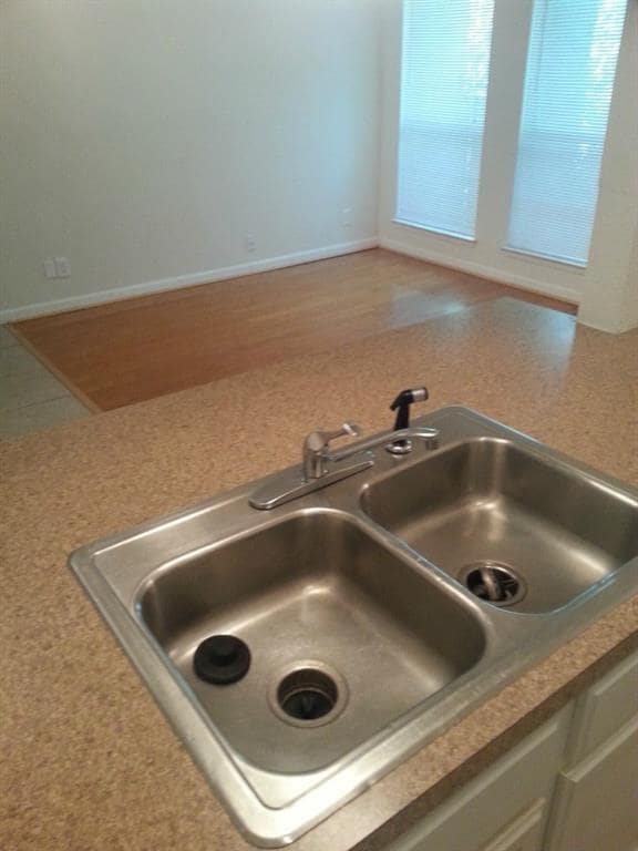 Building Photo - 2710 S 1st St