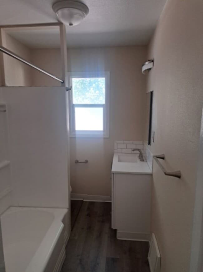 Building Photo - Dishman Hills 4-Bedroom, 1½-Bath Rancher – West Valley School District